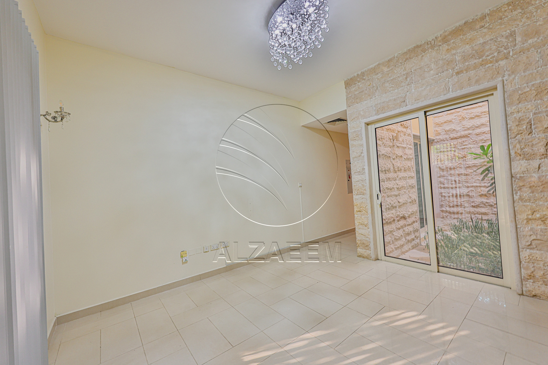 √ Private Pool | Type A | Tenanted | CORNER √