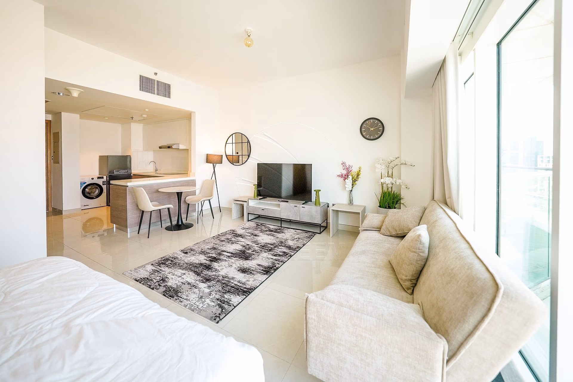 FURNISHED High Lvl Partial Canal View! 4 Payments