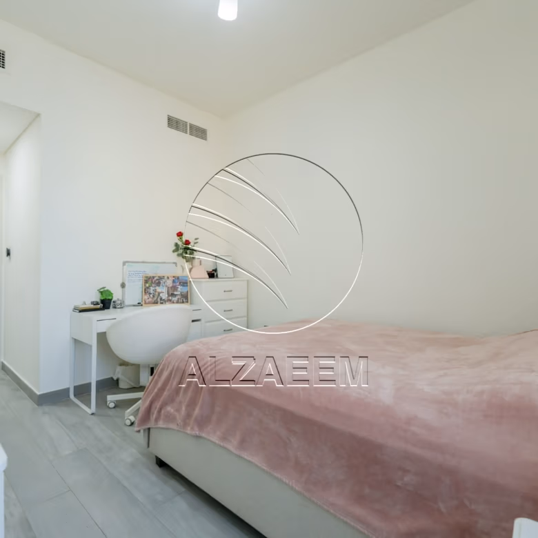 VACANT! Corner | Single Row | Fully Furnished