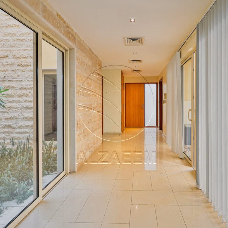 √ Private Pool | Type A | Tenanted | CORNER √