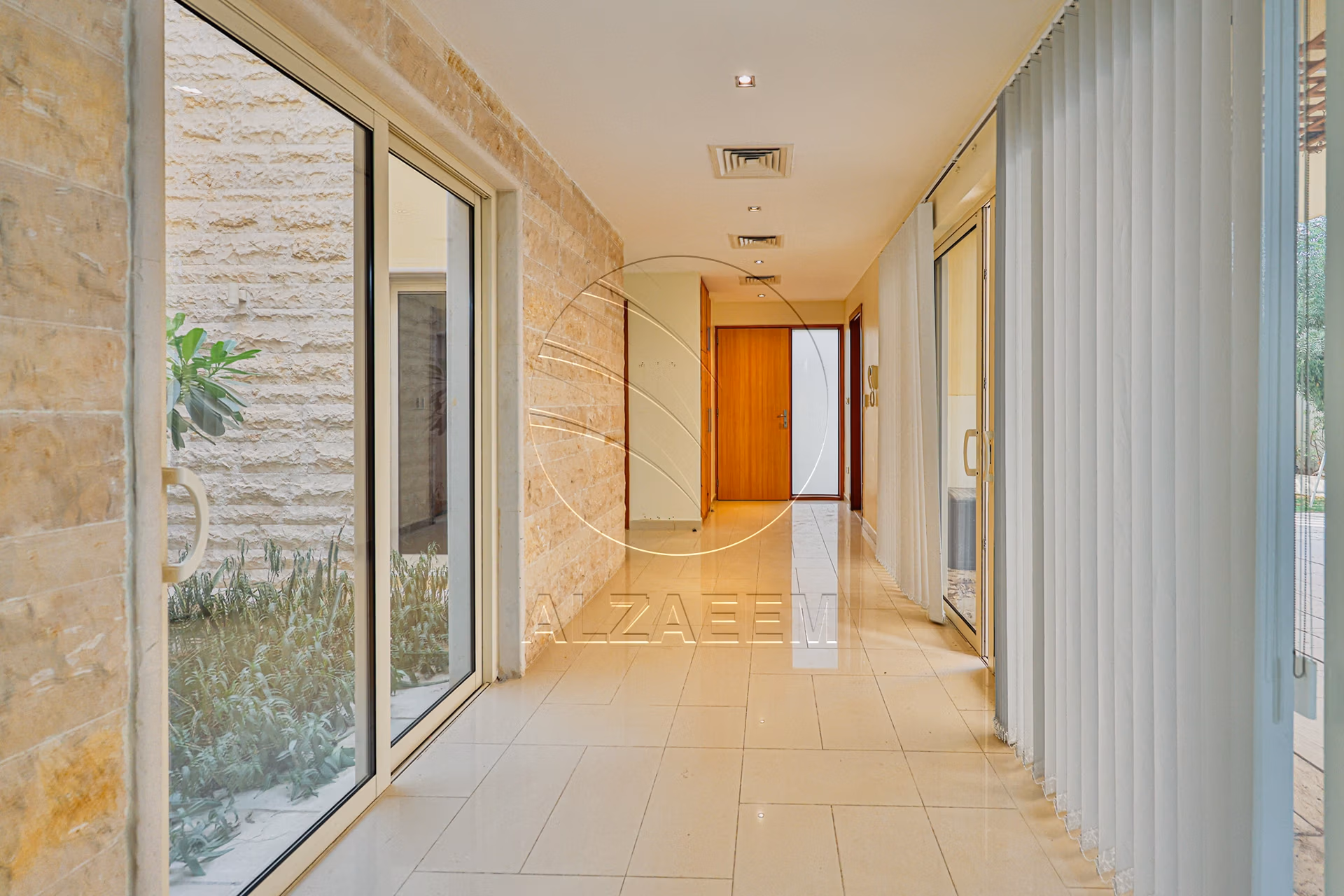 √ Private Pool | Type A | Tenanted | CORNER √