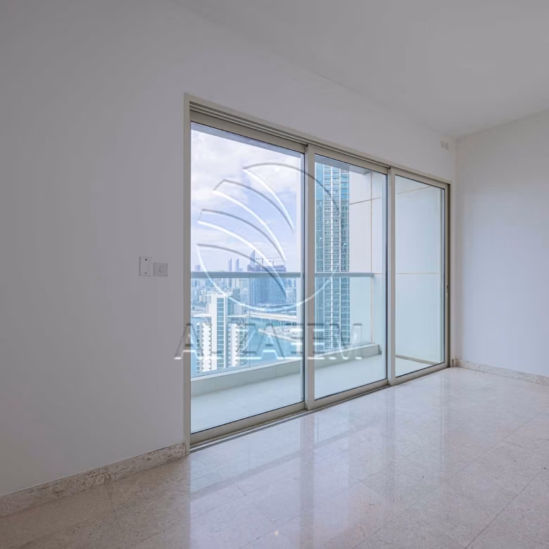 √ High Level | Vacant | Sea and Skyline Views √
