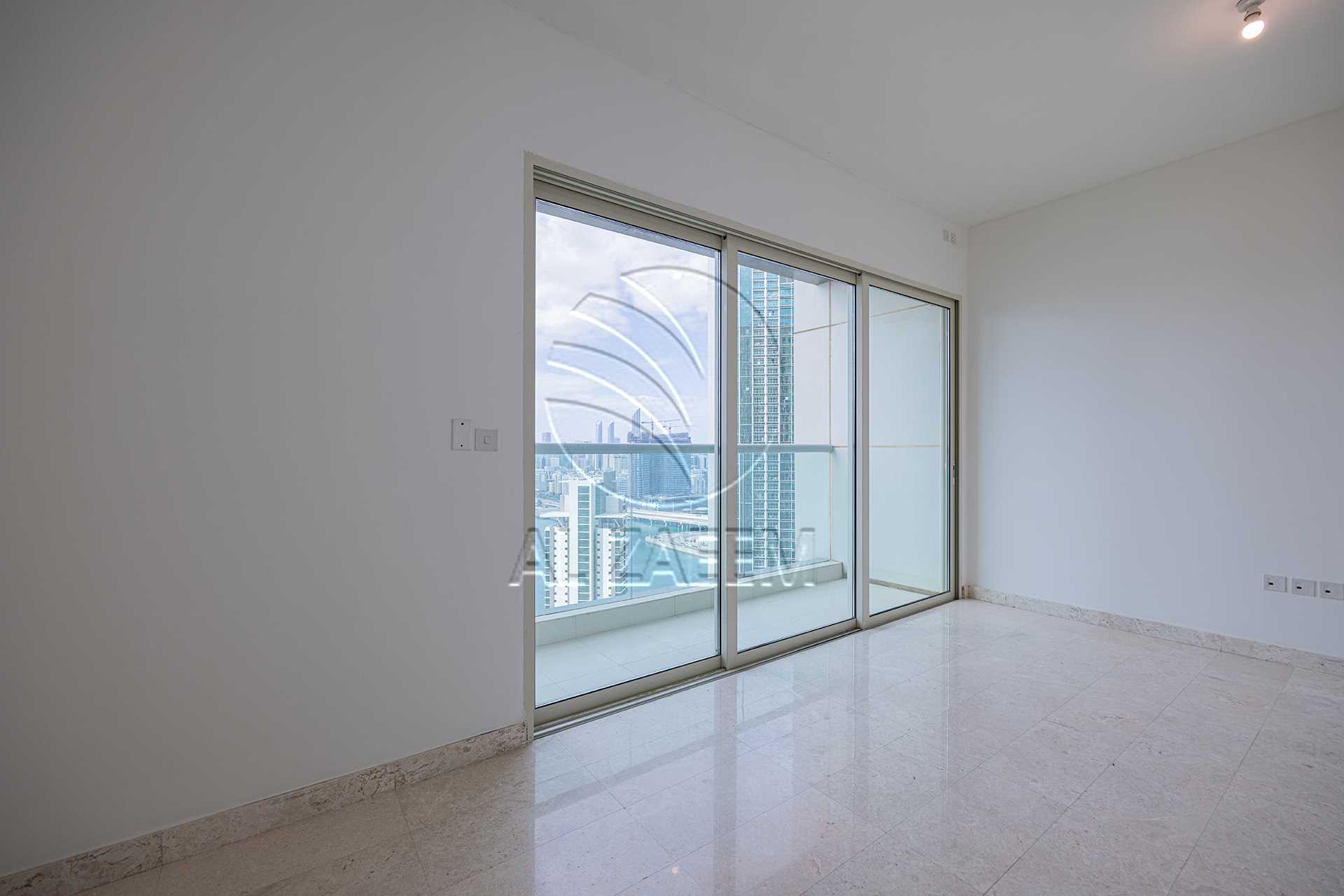 √ High Level | Vacant | Sea and Skyline Views √