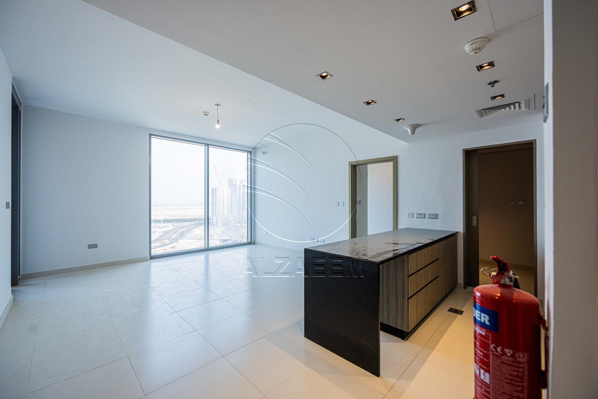 √ VACANT | Partial Sea View | Spacious Layout √