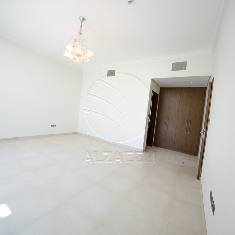 √Single Row Corner | VACANT | Prime Location√