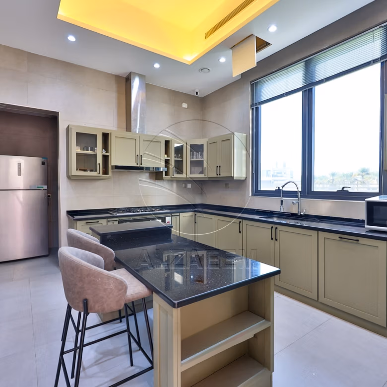 √ Single Row End | High Ceiling | Luxury Living √