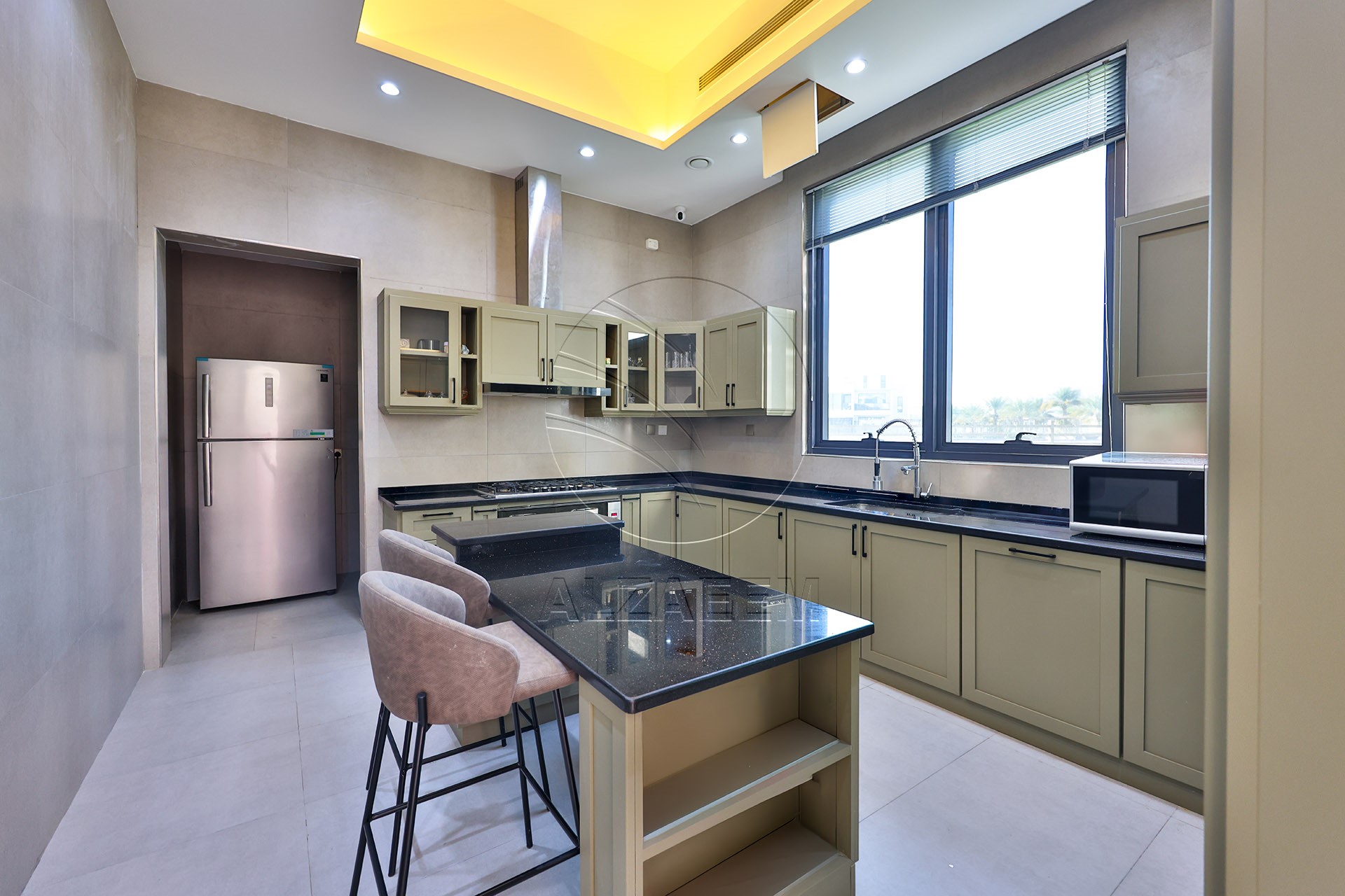 √ Single Row End | High Ceiling | Luxury Living √