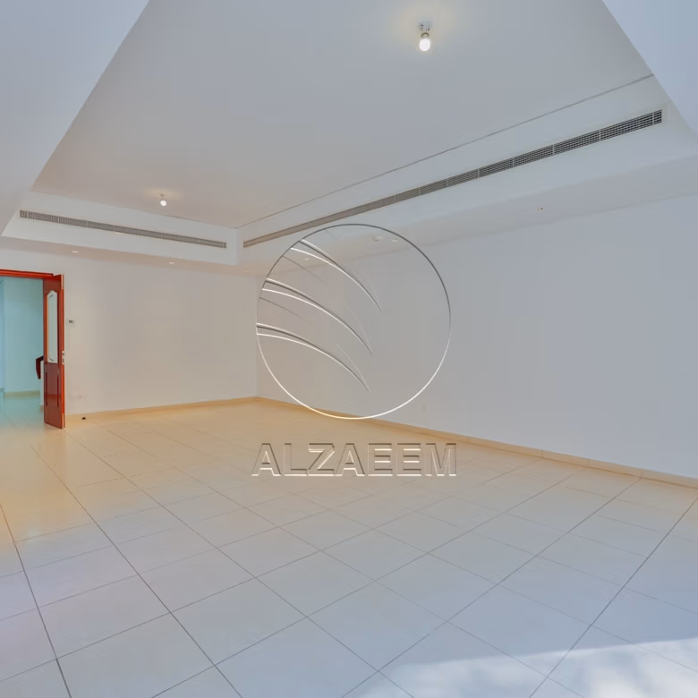 √Prime Location | UPCOMING | Private Garden√