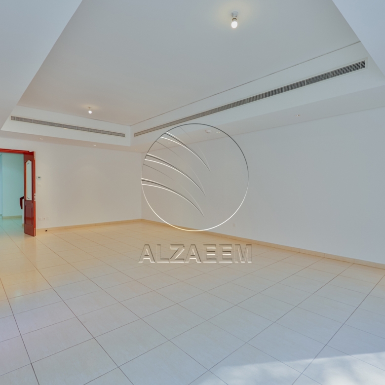 √Prime Location | UPCOMING | Private Garden√