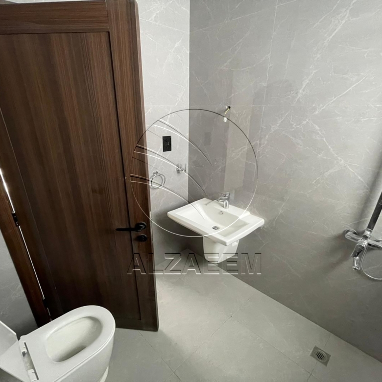 √ Mixed Use Villa | 5 Master Bedrooms | Majlis √