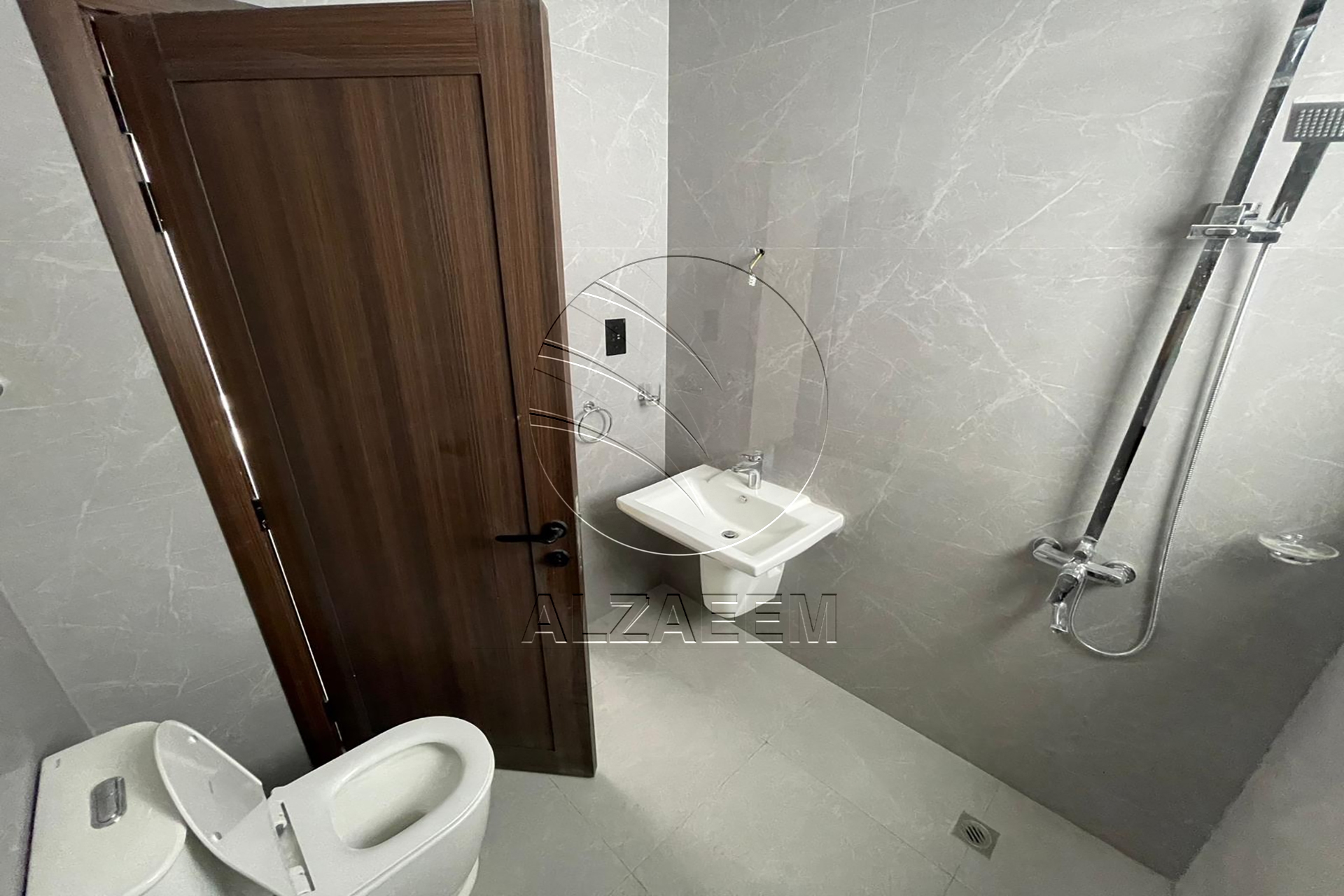 √ Mixed Use Villa | 5 Master Bedrooms | Majlis √