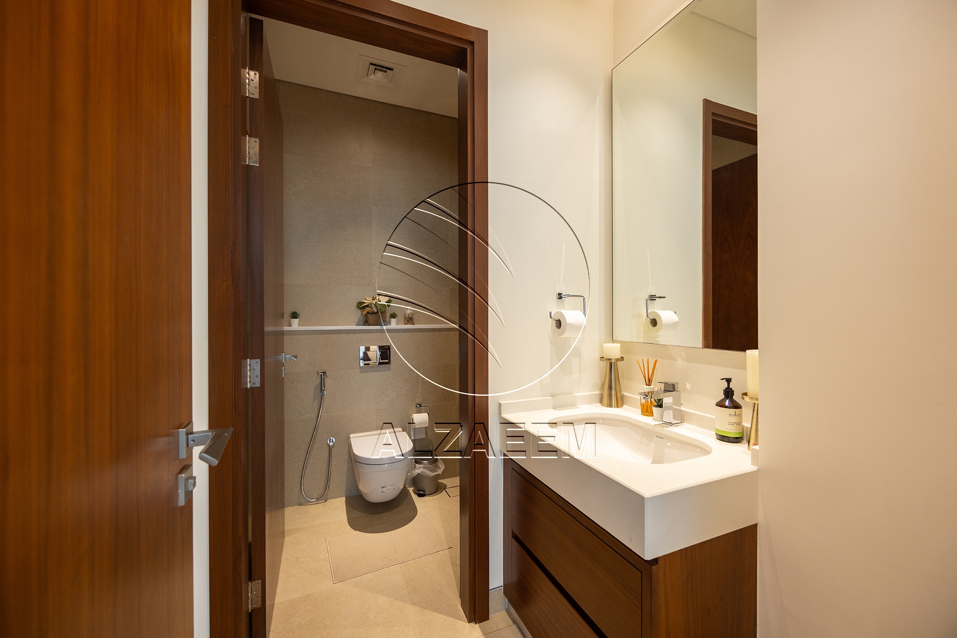 √CORNER 5BR Villa with Pool | Landscaped Garden√
