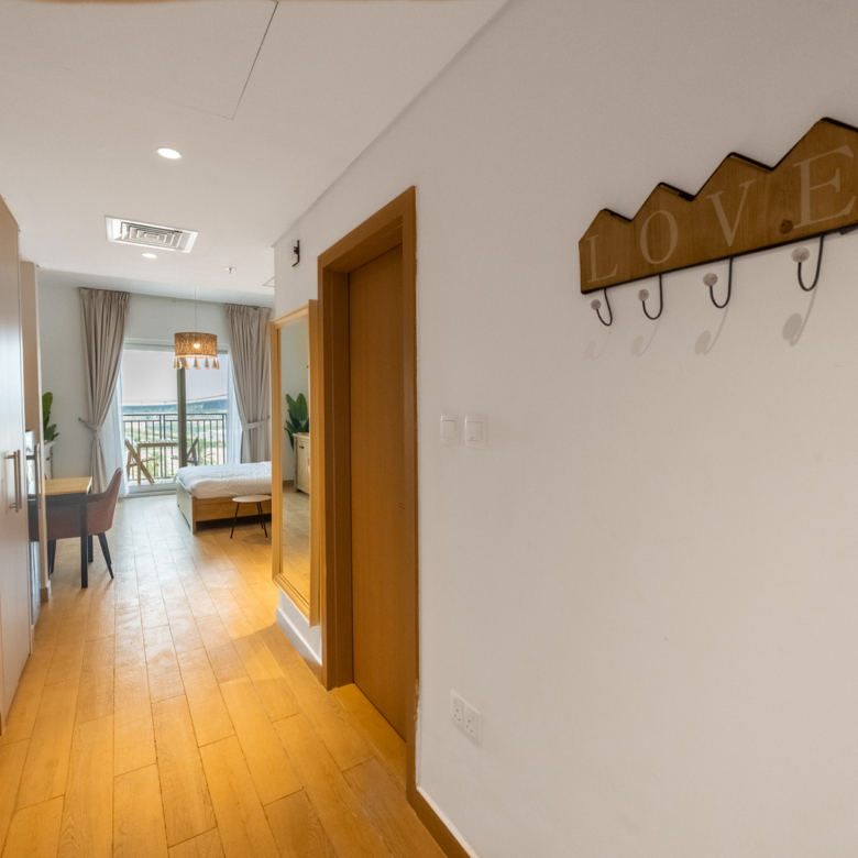 √ Full Canal View | VACANT | Fully Furnished √