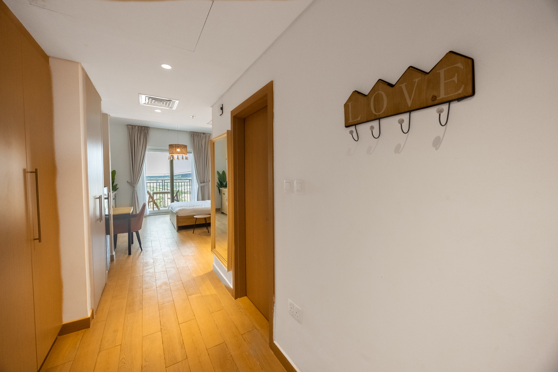 √ Full Canal View | VACANT | Fully Furnished √