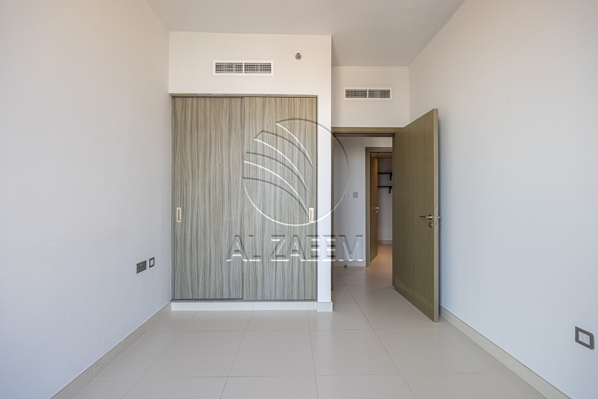VACANT 3BR | Partial Sea View | High Level