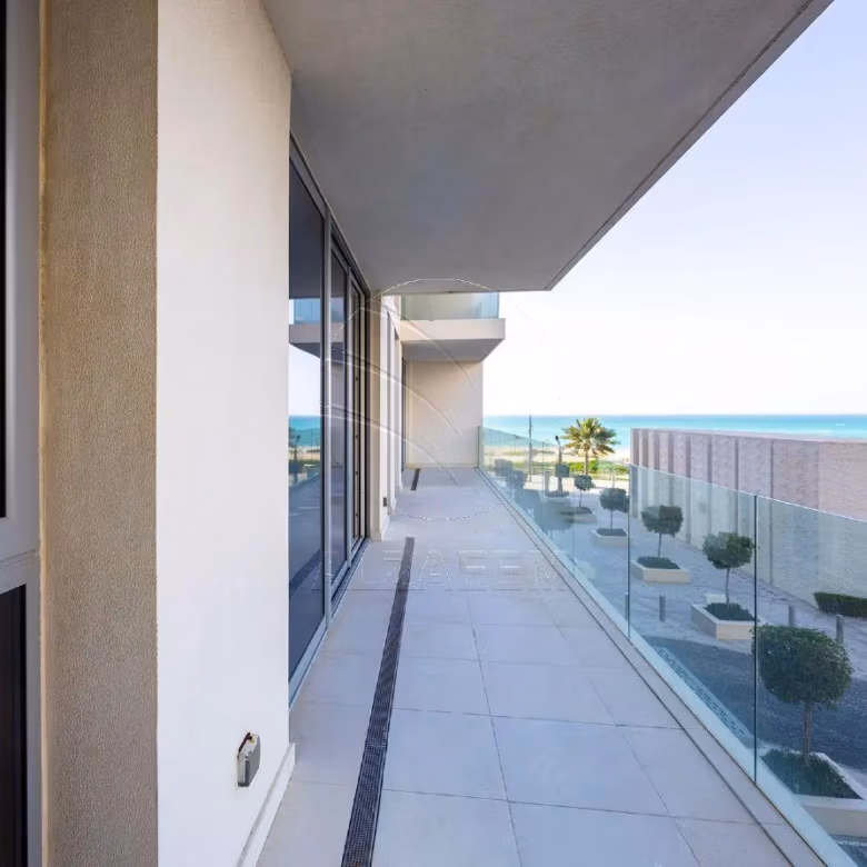 Sea View 2BR+M | VACANT | Luxury Living