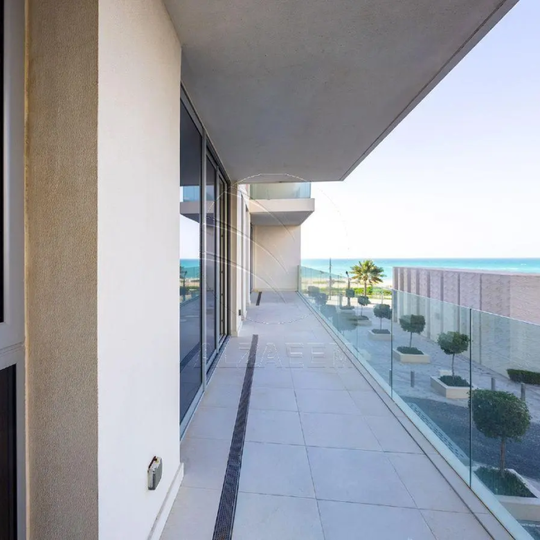 Sea View 2BR+M | VACANT | Luxury Living