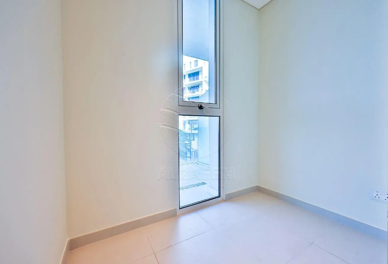 Sea View 2BR+M | VACANT | Luxury Living