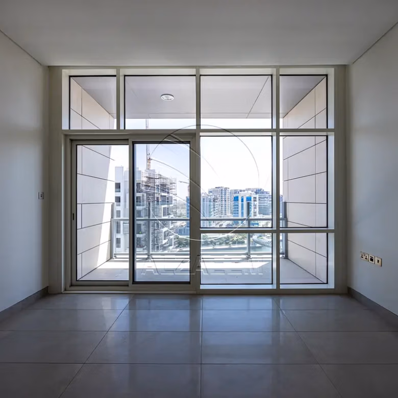 Sea View Living with World-Class Amenities