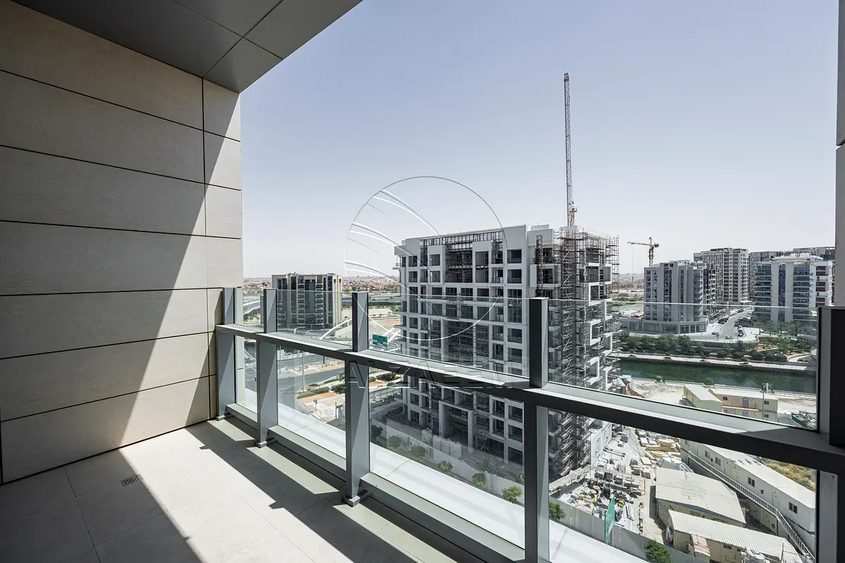 Sea View Living with World-Class Amenities (2) Sea View Living with World-Class Amenities