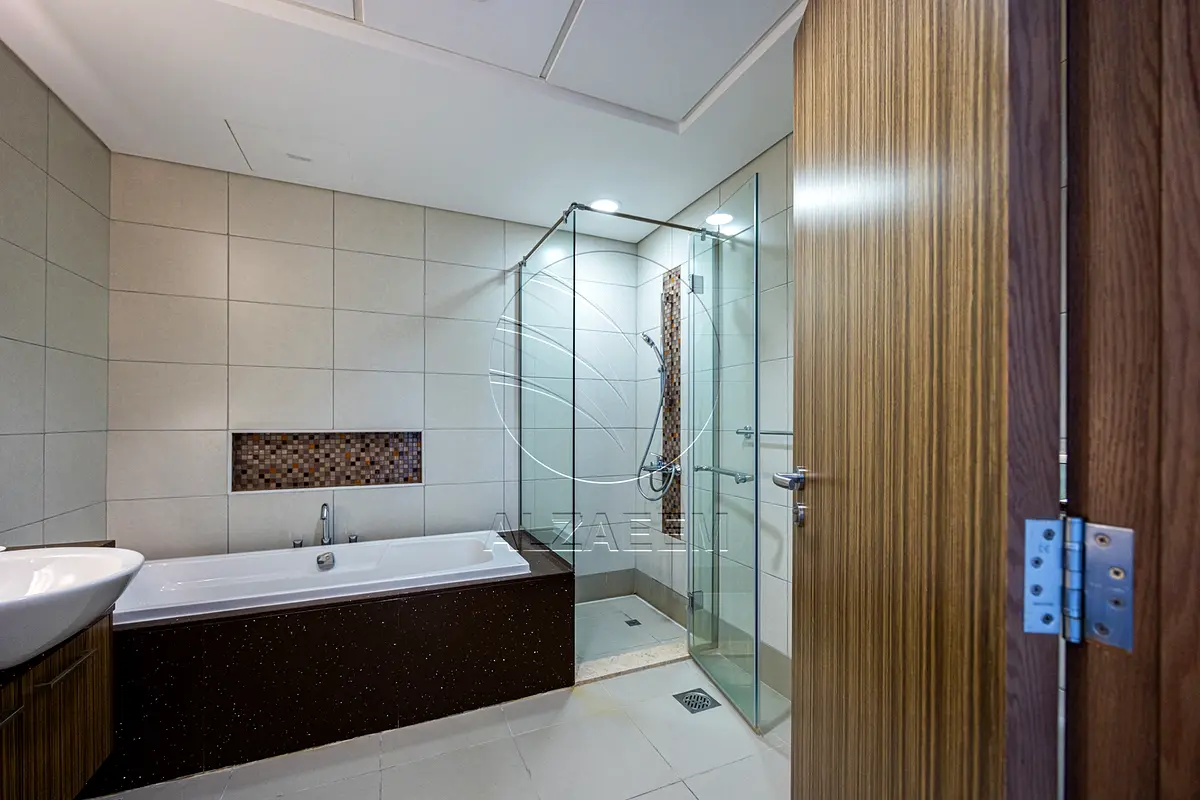 Sea View Living with World-Class Amenities (6) Sea View Living with World-Class Amenities