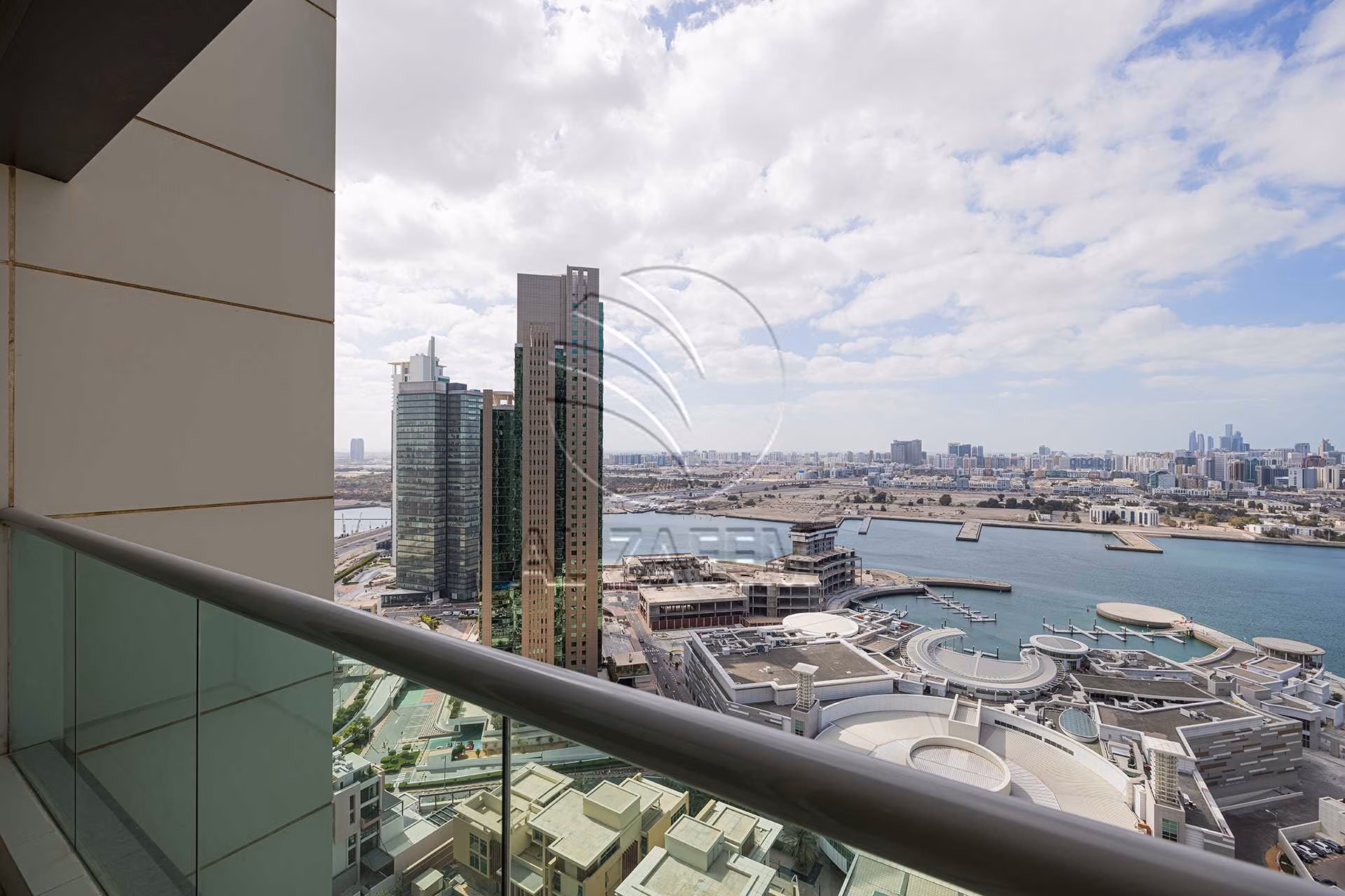 √ High Level | Vacant | Sea and Skyline Views √