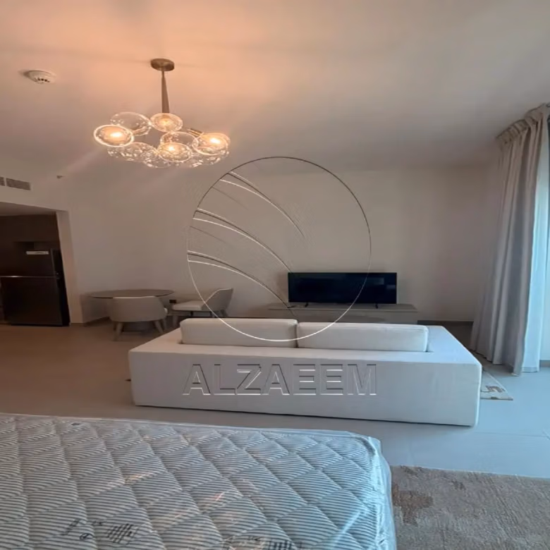 Studio mid floor + Partial Golf View and Community