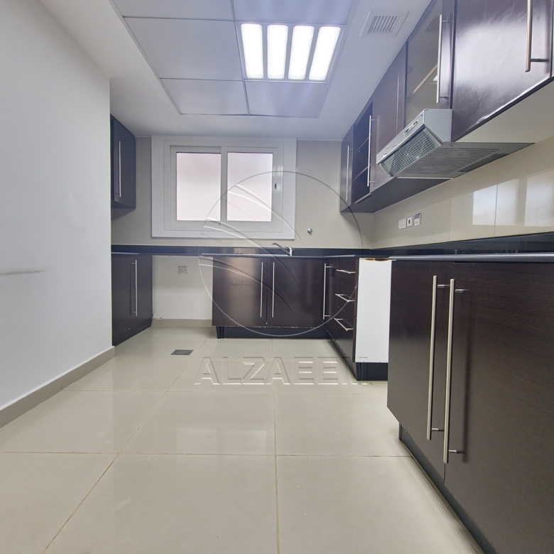 Corner Villa + Private Pool! End Use or Investment