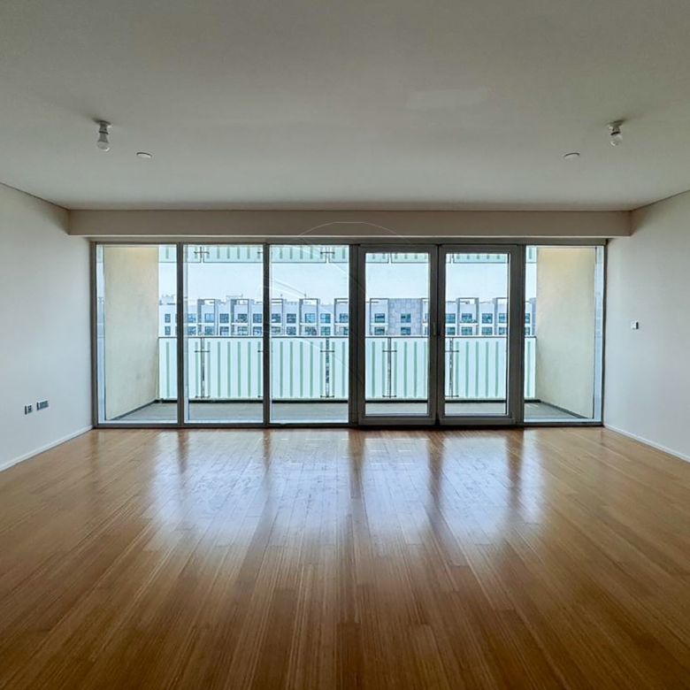 √Modern Living with Private Beach Access | Rented√