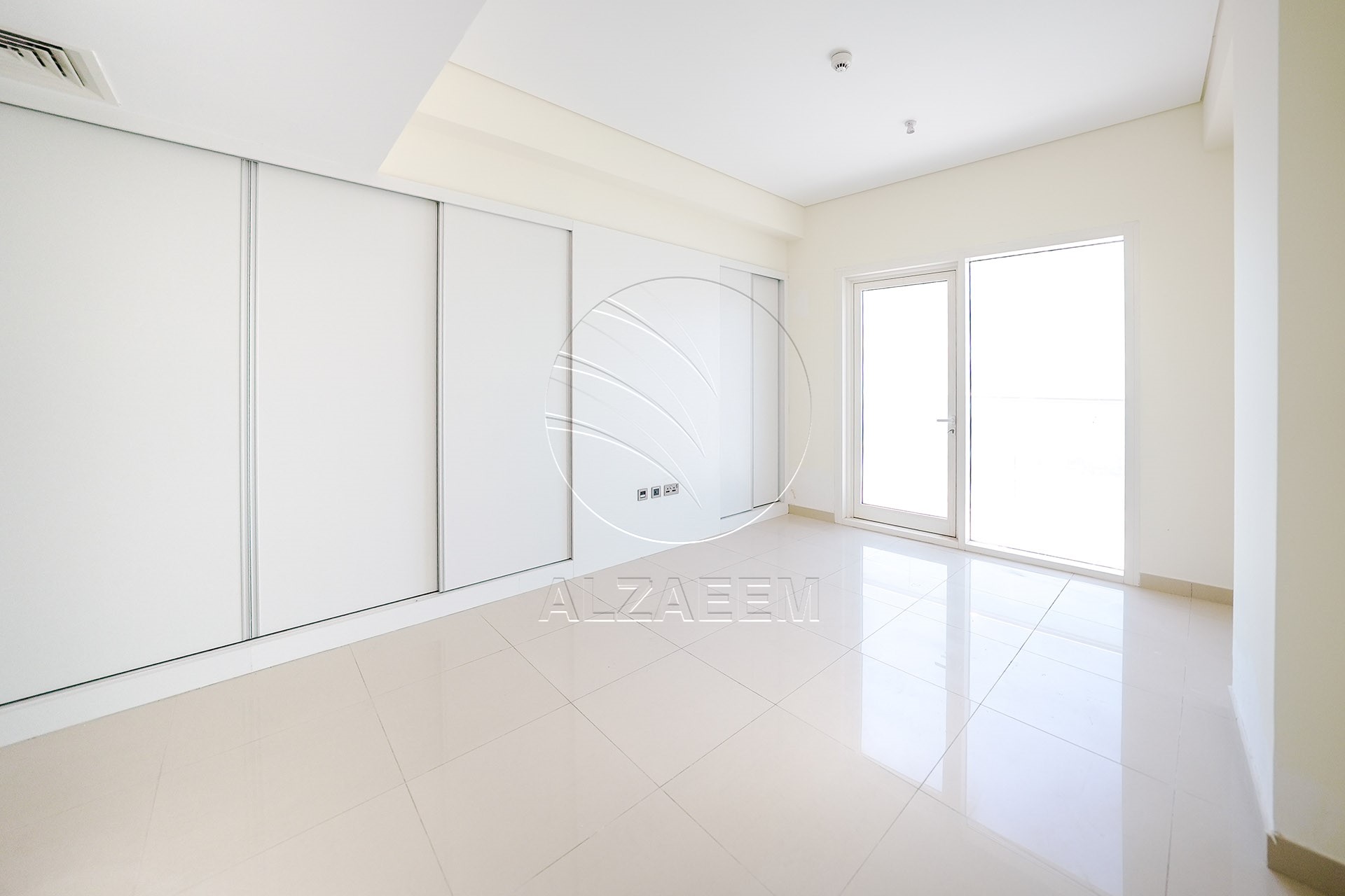 TOP FLOOR | Full Sea View | Move-in Ready