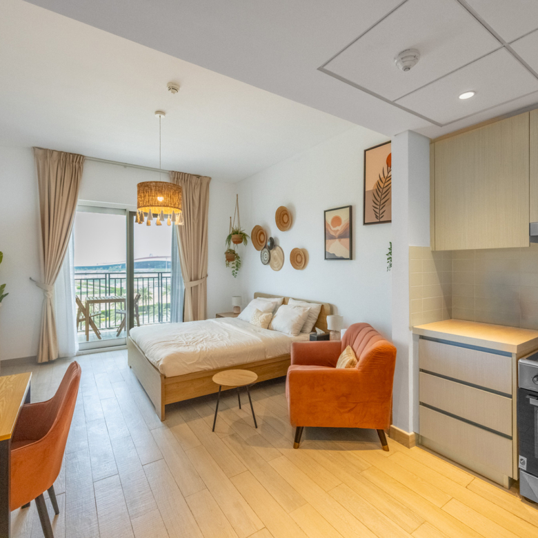 √ Full Canal View | VACANT | Fully Furnished √