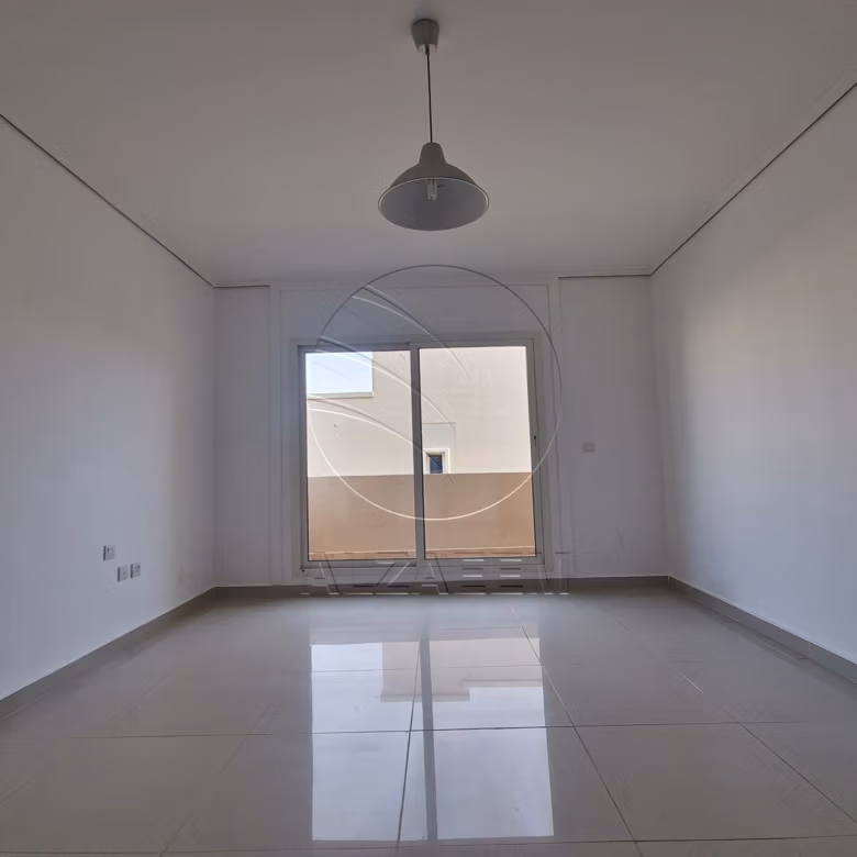 Corner Villa + Private Pool! End Use or Investment