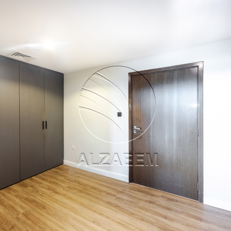 VACANT! 4BR Penthouse | Luxury Living