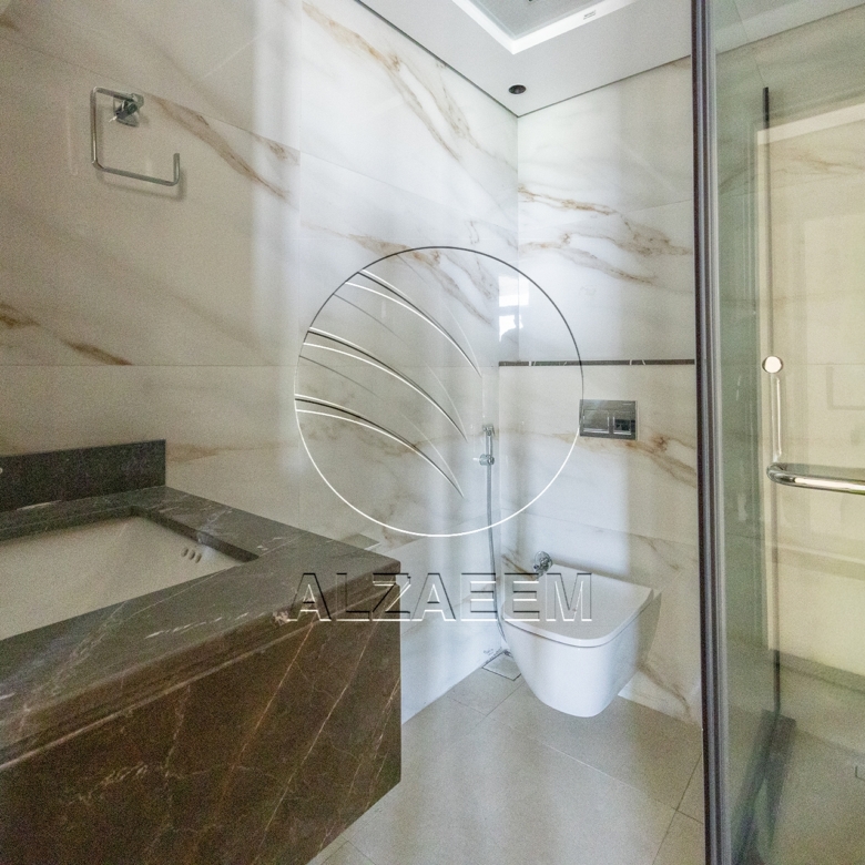 √ Move in Ready | Corner Layout | Prime Location √