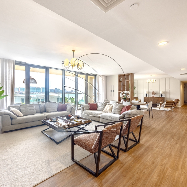 VACANT! 4BR Penthouse | Luxury Living