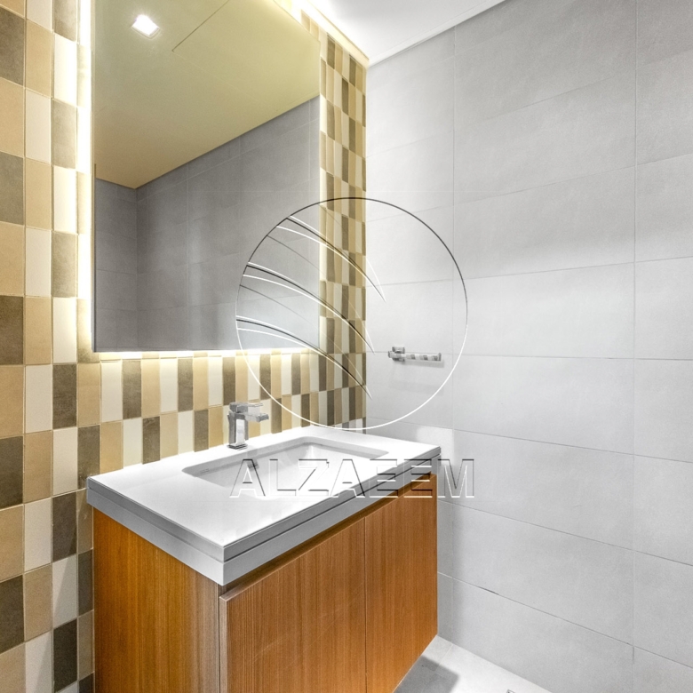 √Corner Unit | Double Row | Move-in Ready√