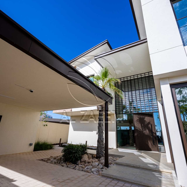 Luxury Villa Big Plot | NO Premium | Nice Location