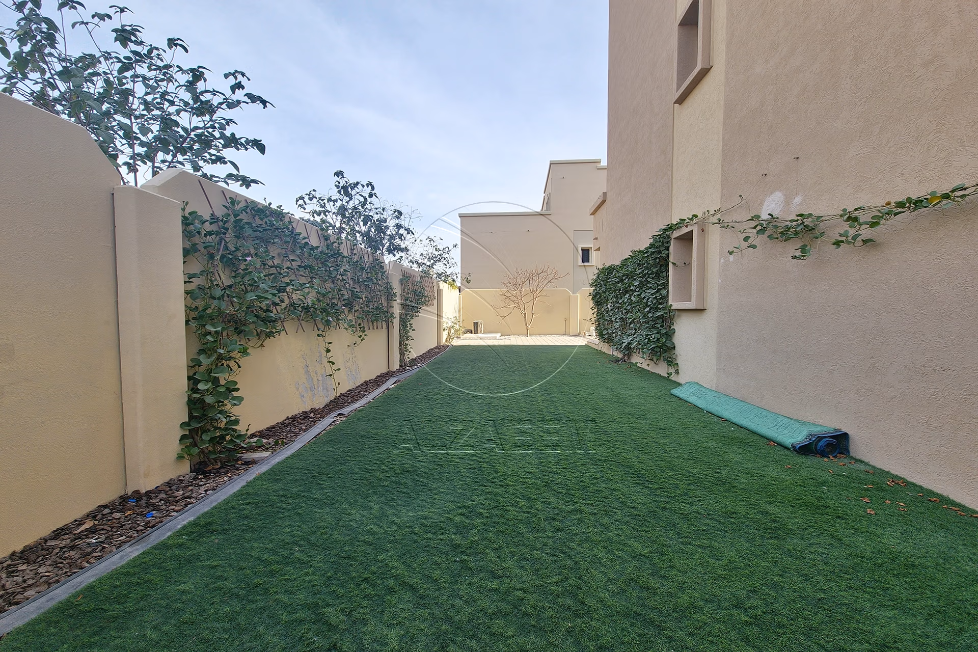 Corner Villa + Private Pool! End Use or Investment