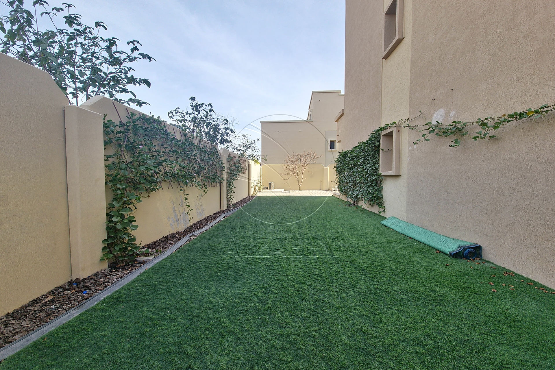 Corner Villa + Private Pool! End Use or Investment