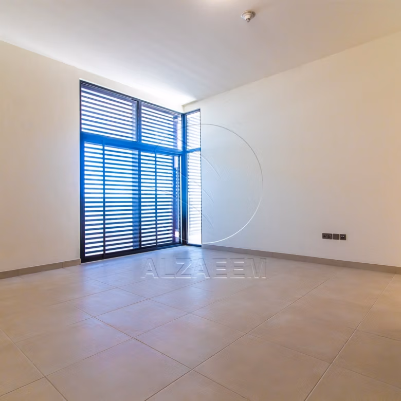 VACANT! 5BR+Maid | Mid Unit-Double Row