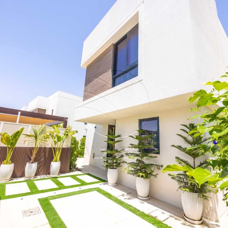 √1st Tenant | Furnished + Upgraded | Private Pool√