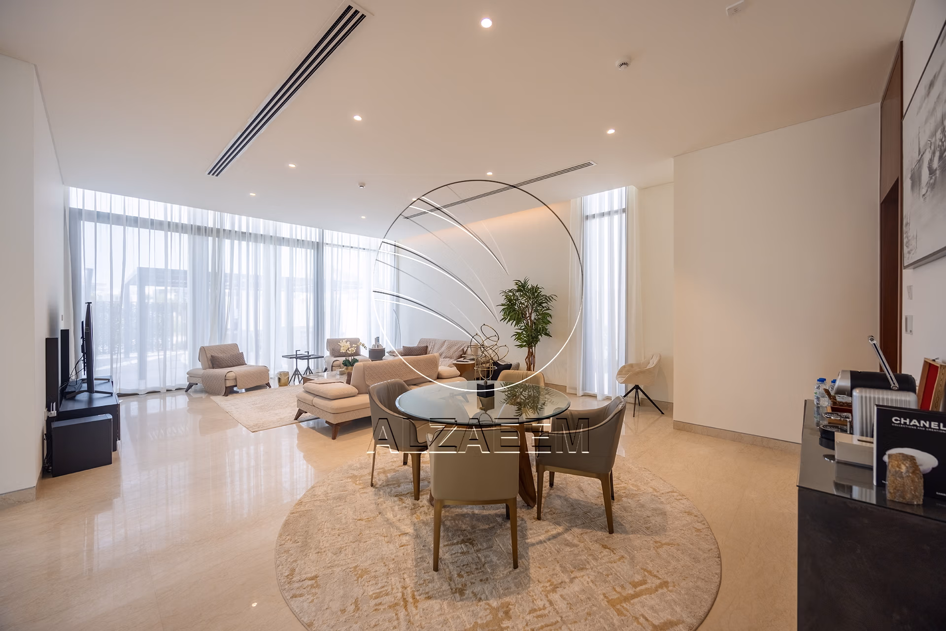 CORNER 5BR Villa with Pool | Landscaped Garden