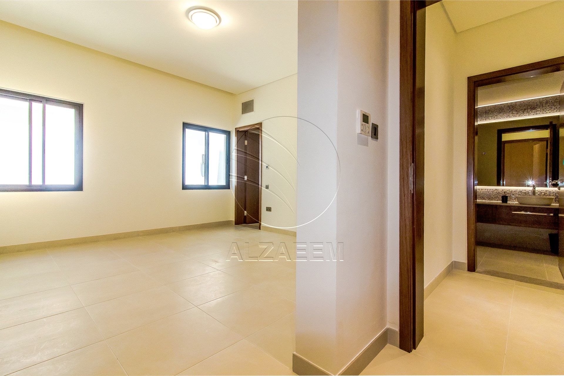 VACANT! 5BR+Maid | Mid Unit-Double Row