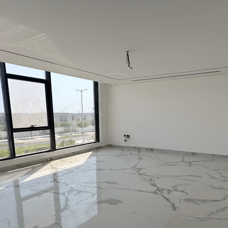√ Single Row | Biggest Plot | 5BR+Lift+Pool √