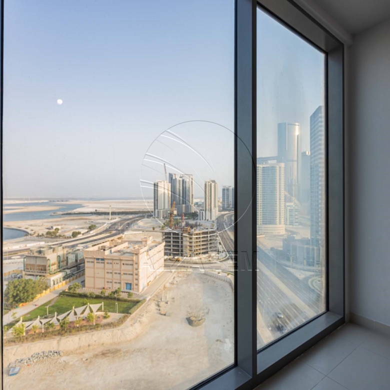 √ VACANT | Partial Sea View | Spacious Layout √