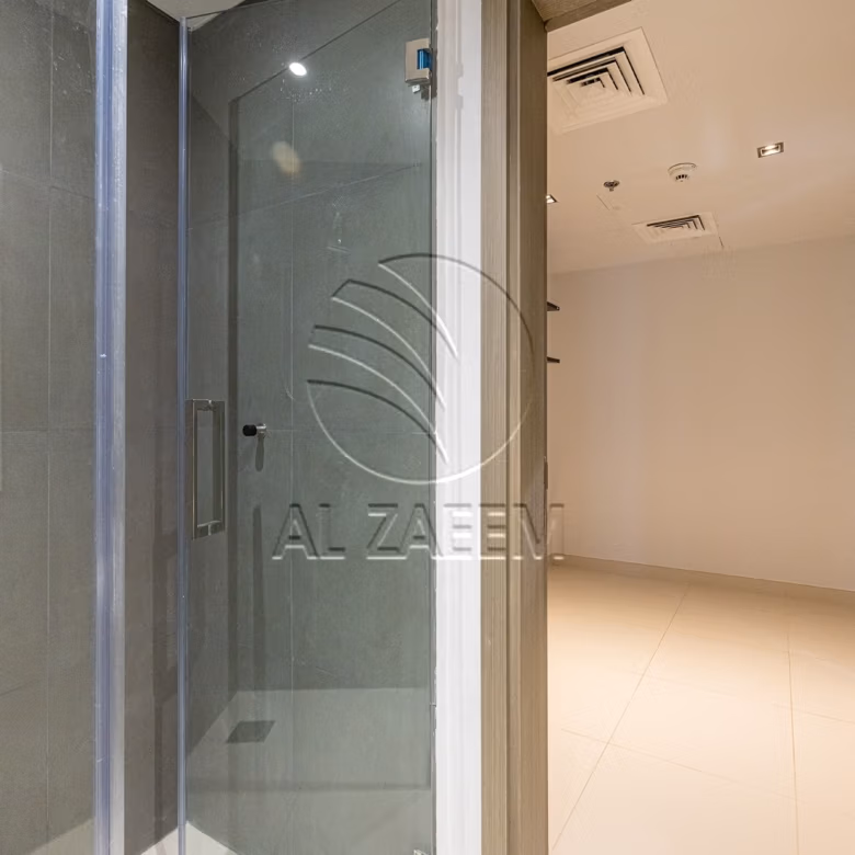 VACANT 3BR | Partial Sea View | High Level