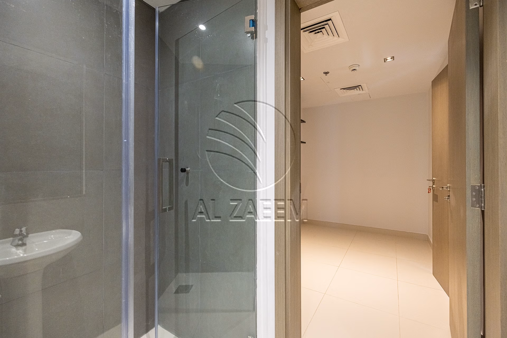 VACANT 3BR | Partial Sea View | High Level