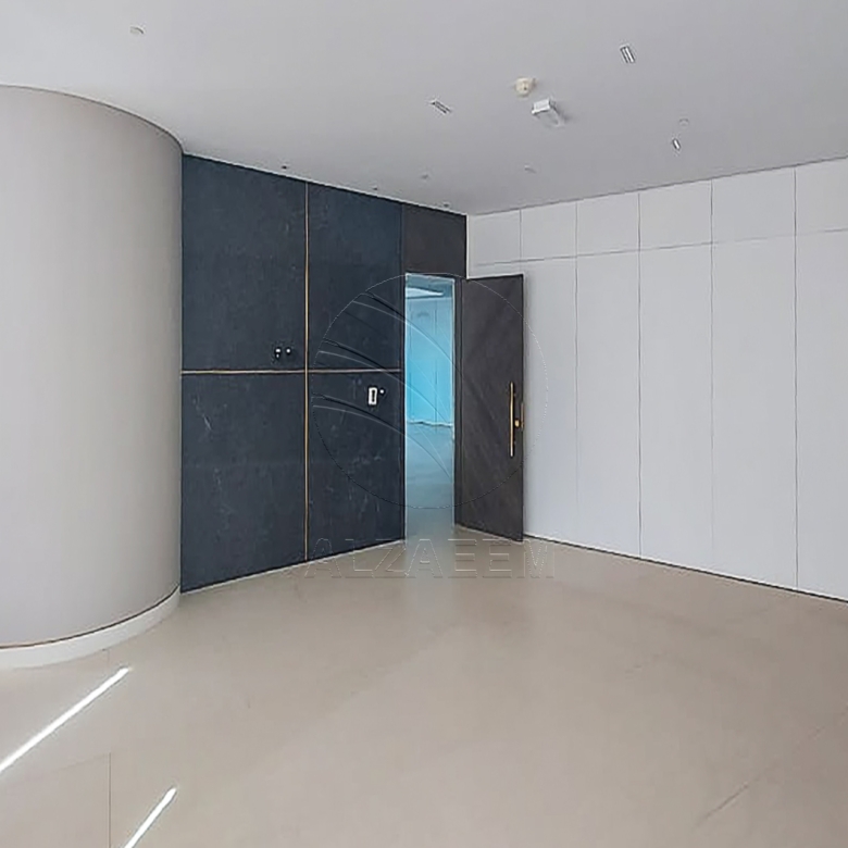 √ High-Level 2 Fitted Office Facing the Canal √