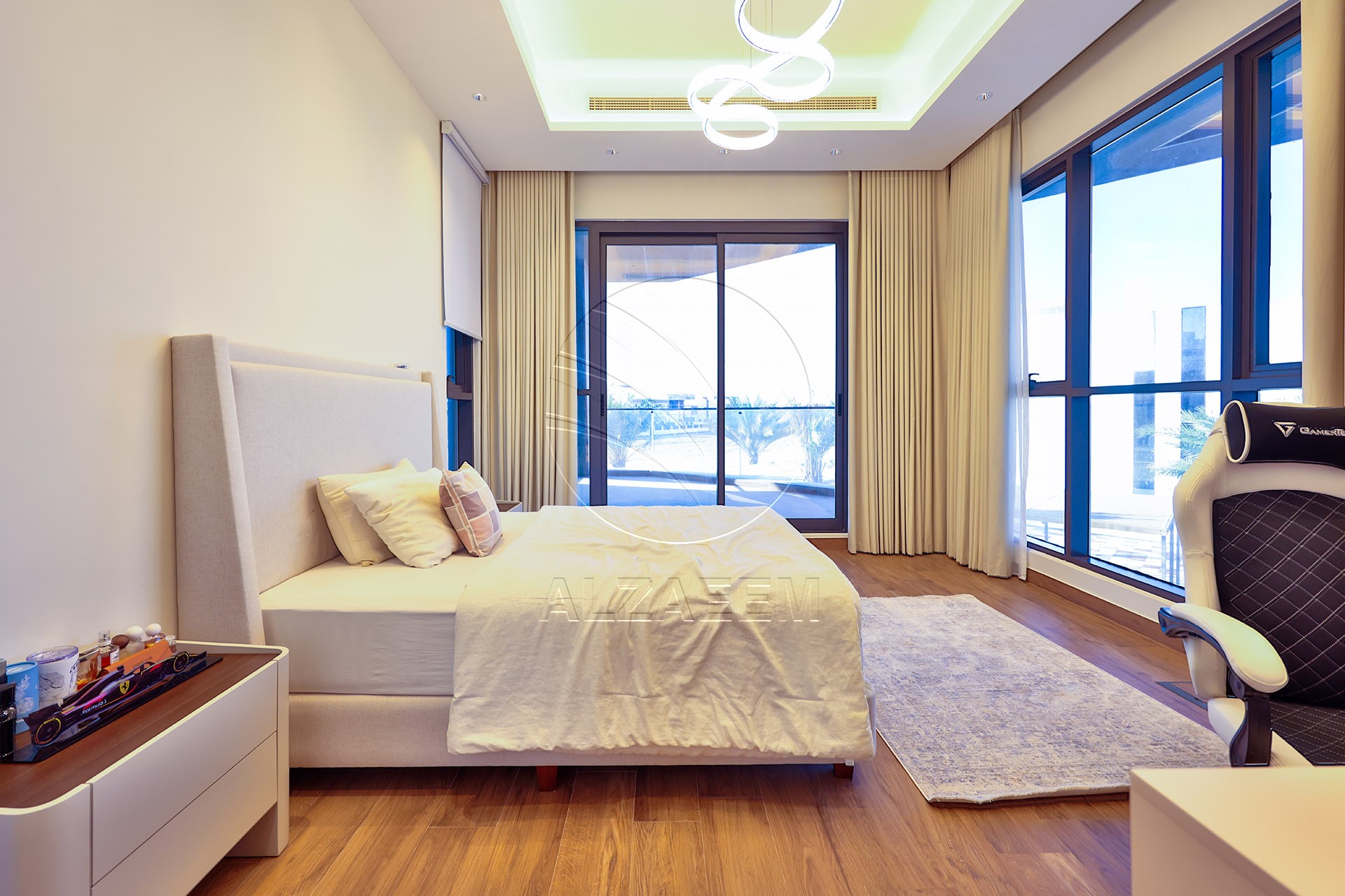 √ Single Row End | High Ceiling | Luxury Living √