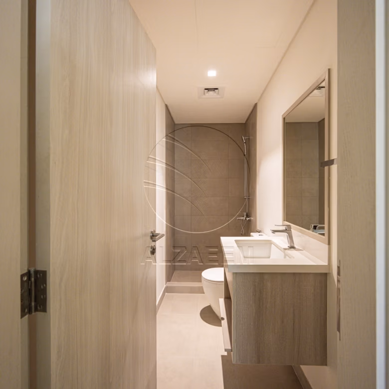 √VACANT| New Family Home | End Unit√
